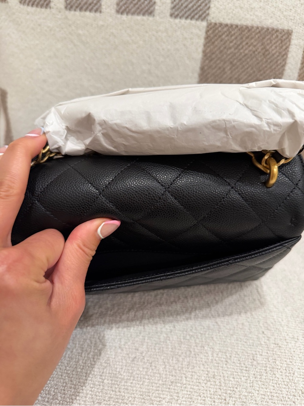 Chanel 25K Quilted Caviar Leather Flap Bag in Black with Gold Hardware - Picture 10 of 13